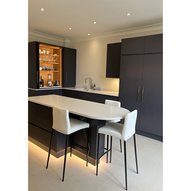 E-62C3CB95-C7CB-4AA6-8E1F-8B5D8CDCF9ED 1 105 c